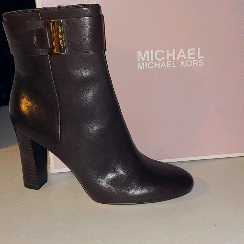 MK ankle boots